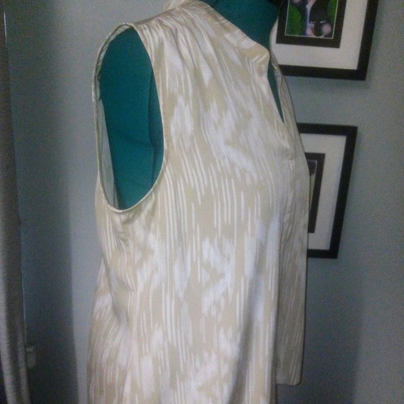 Chico’s Abstract Print Sleeveless Blouse Sz 2 - Picture 3 of 13